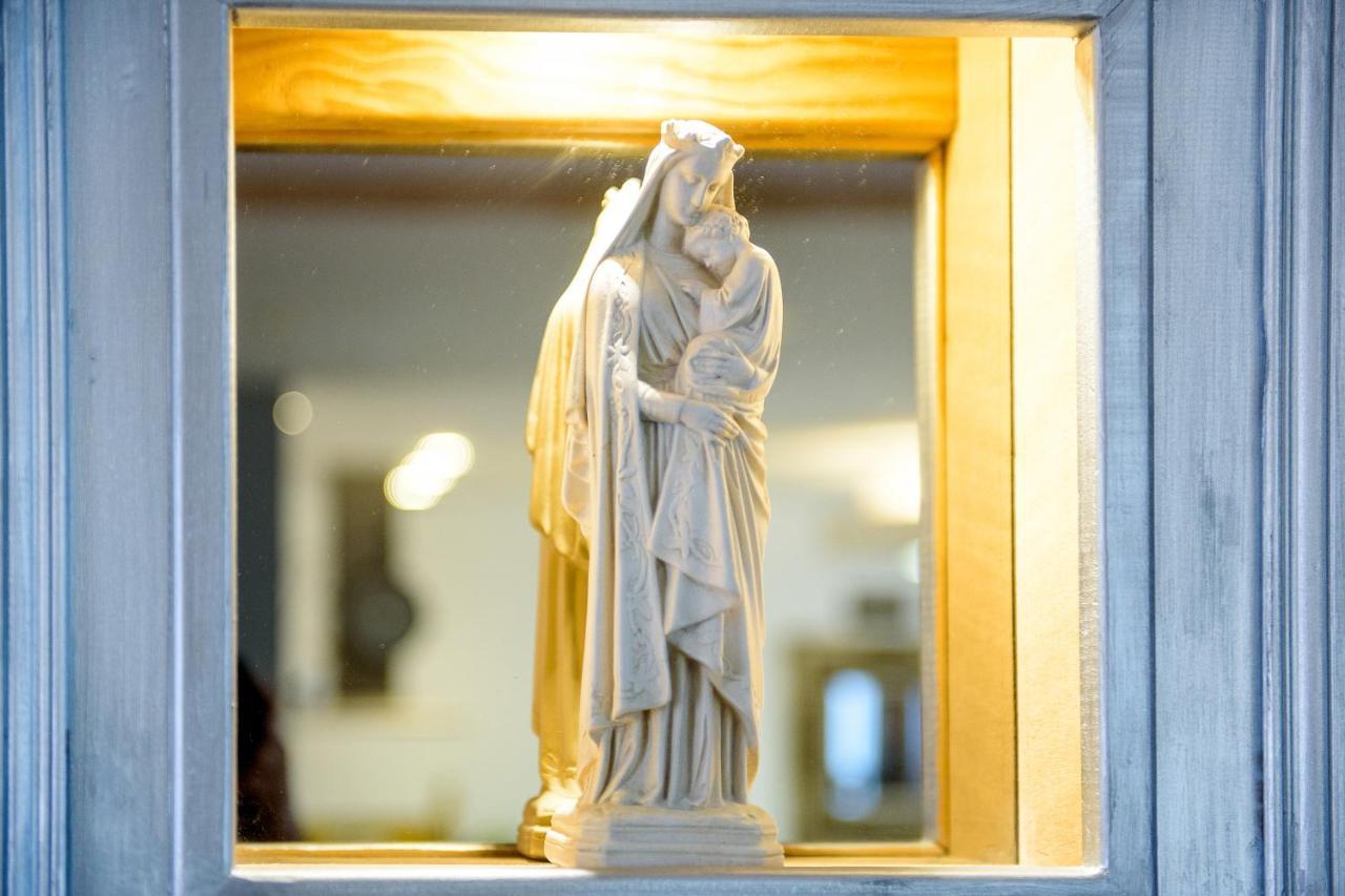 La Sainte Famille Pensión